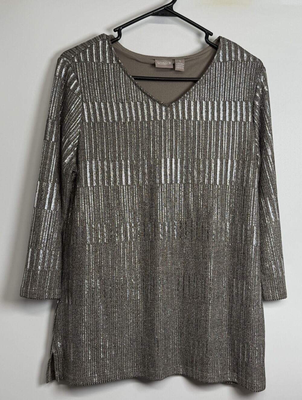 Chico's Women's Shimmer Metallic Tunic Top V-Neck 3/4 Sleeves Size 1 Medium 8